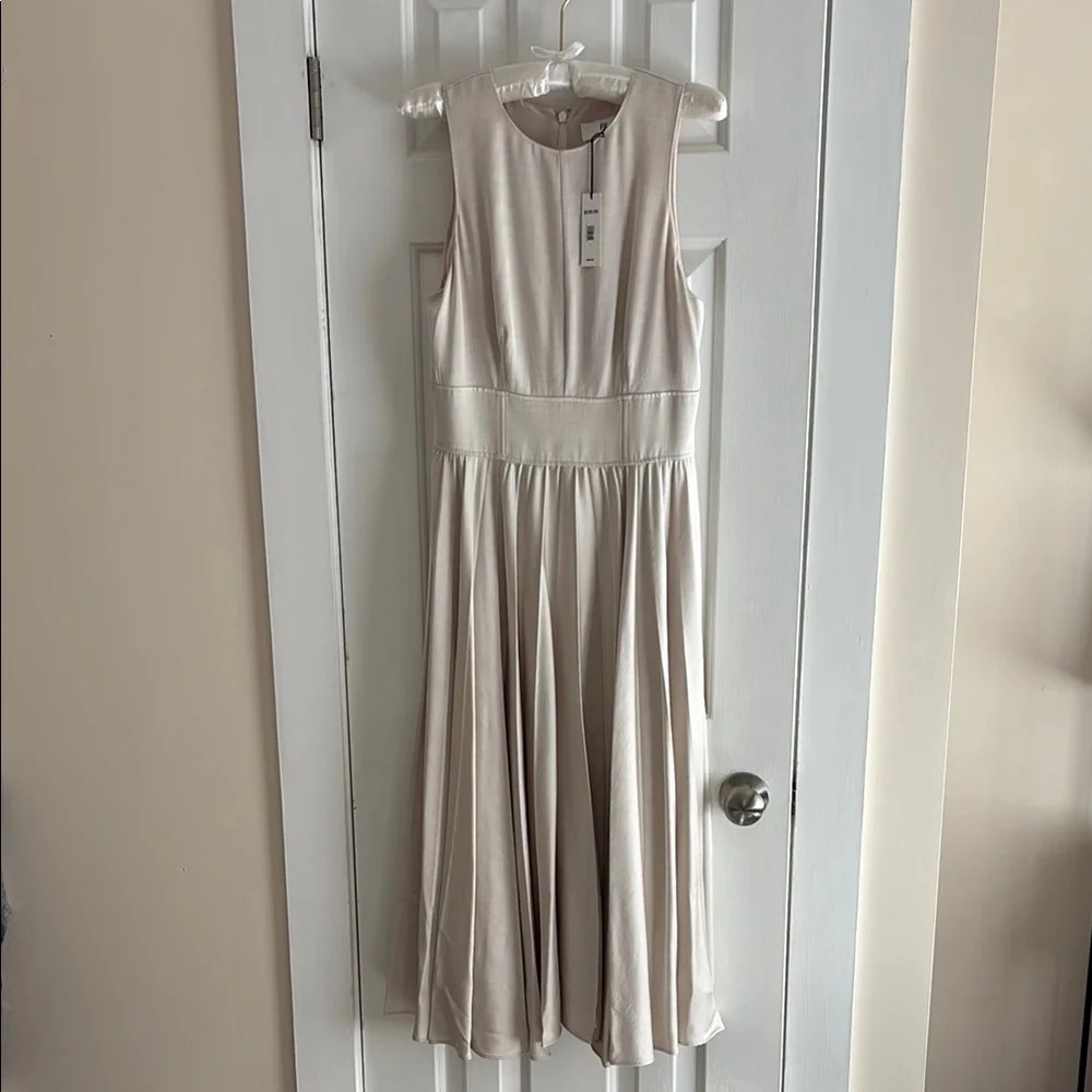 Banana Republic Ness Pleated Satin Midi Dress Size 4 Cream - Picture 6 of 14